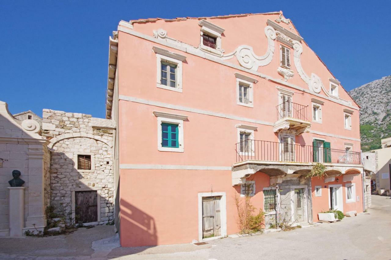 Villa Igrane Luaran gambar