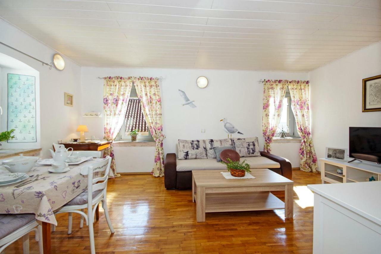 Villa Igrane Luaran gambar